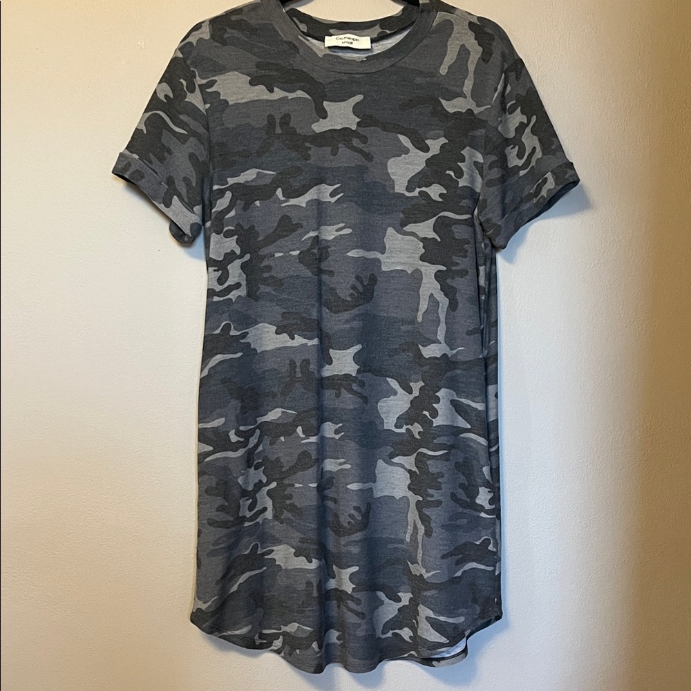 SOHO Clothespin Camo V-Neck T-Shirt Dress